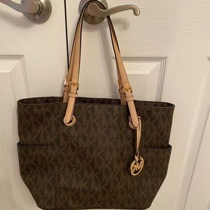 Michael kors purse